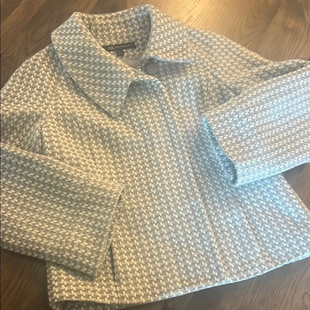 Anne Klein Light Grey/White Tweed Jacket With Pockets Size 6